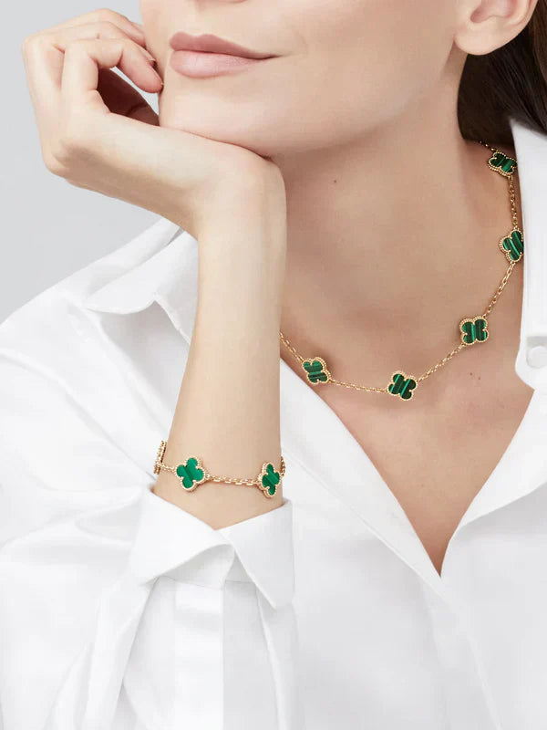 CLOVER Green Bracelet – Graceful Emerald-Hued Adornment