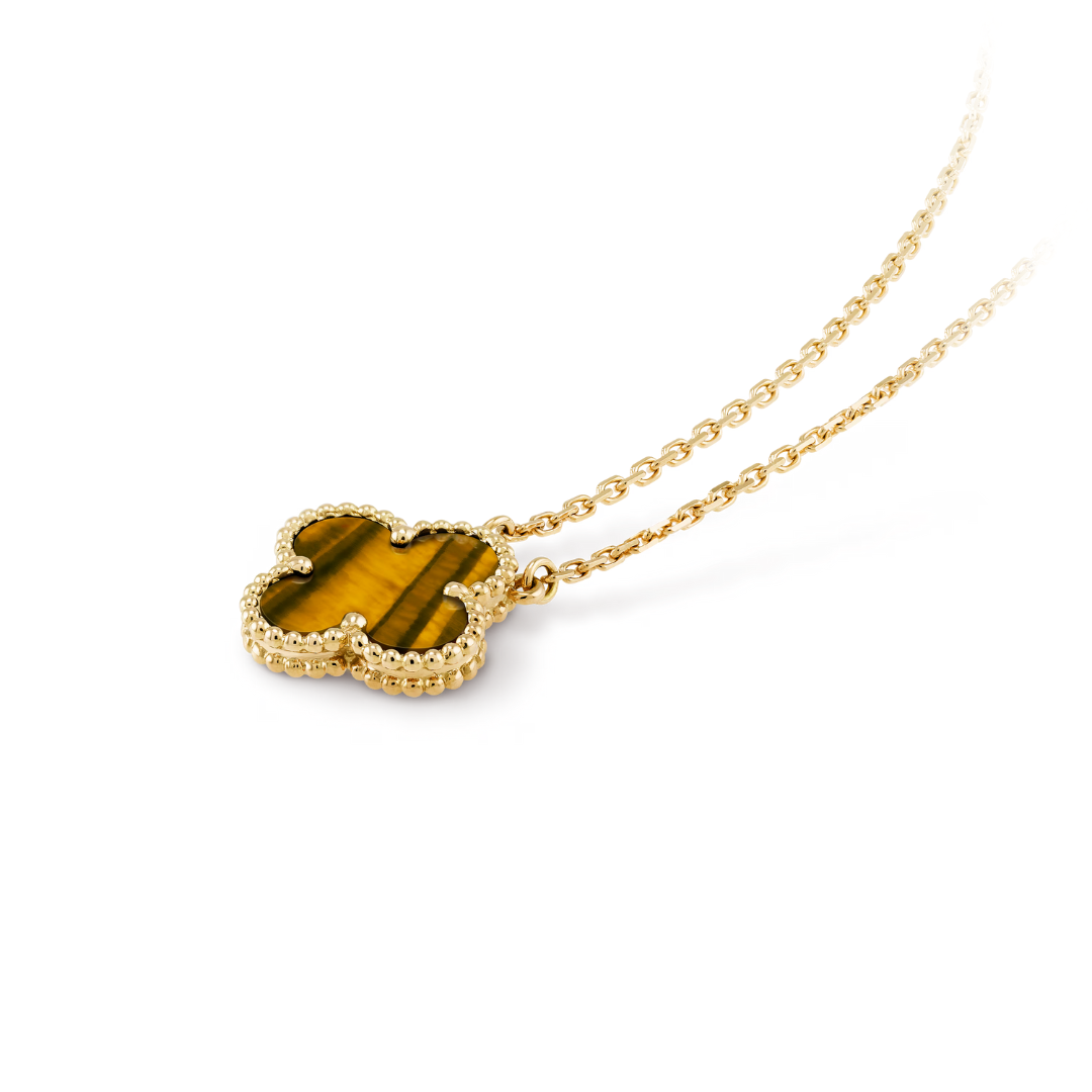 CLOVER Tiger Necklace – Striking, Nature-Inspired Pendant for Day-to-Night Wear