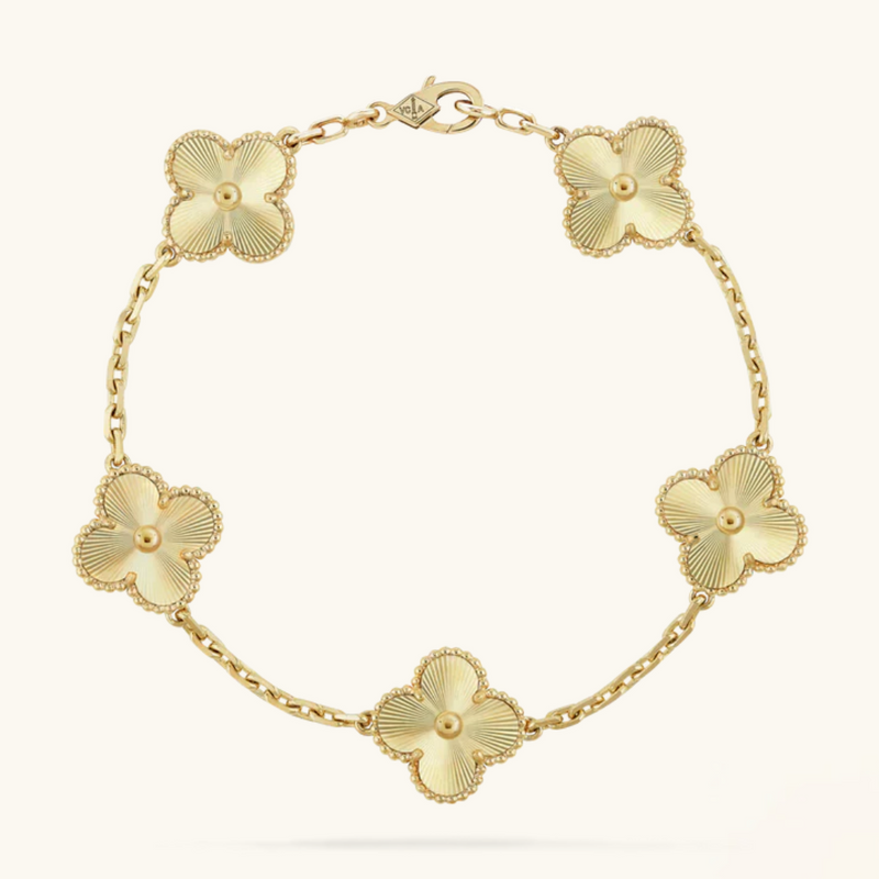 CLOVER Gold Bracelet - Classic Brilliance for All-Day Elegance