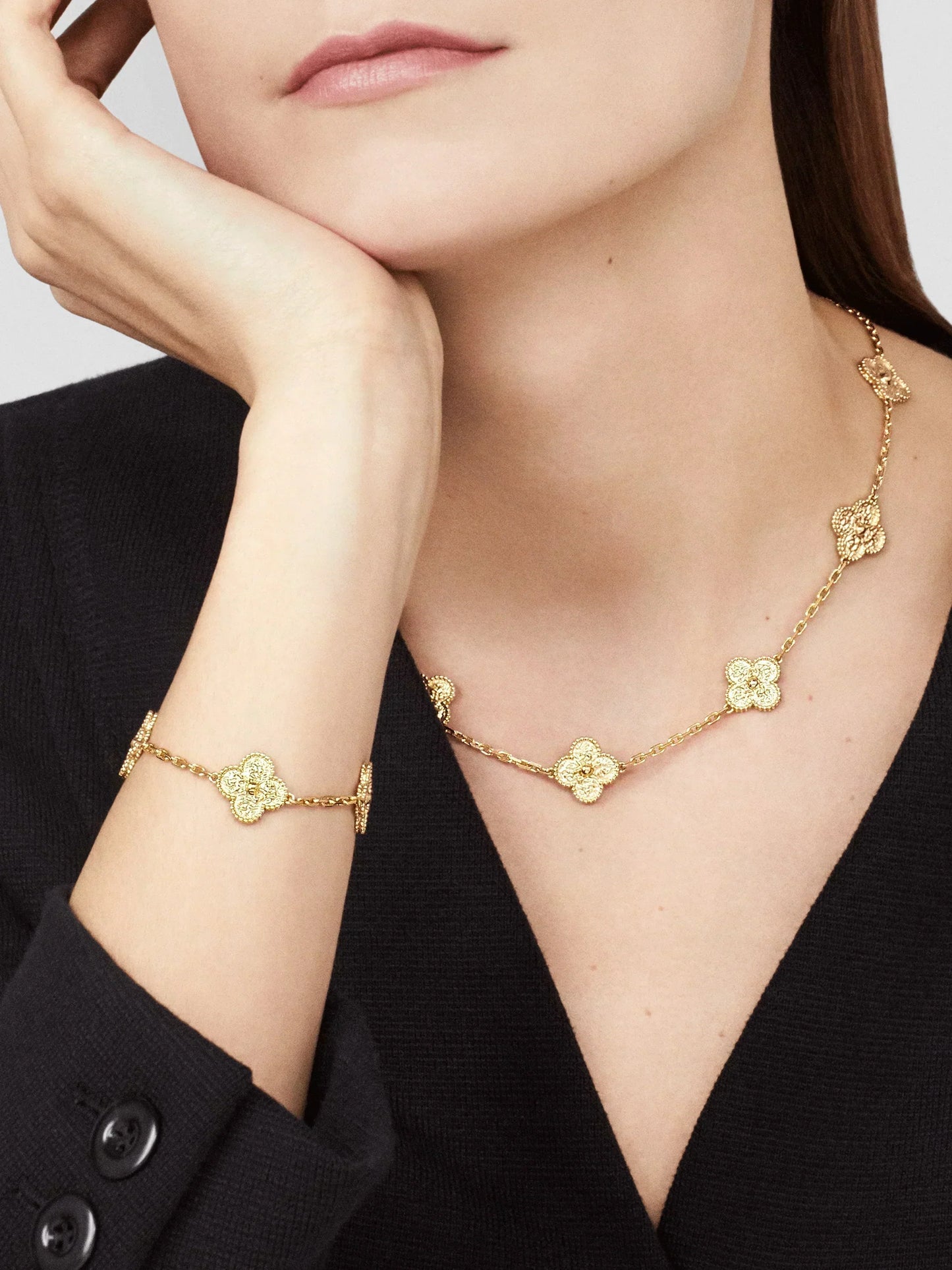 CLOVER | 10-Motif Gold Necklace | Tiva Jewelry