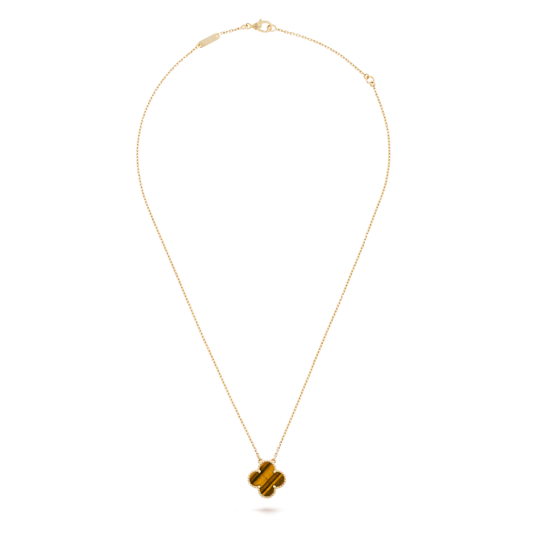 CLOVER Tiger Necklace – Striking, Nature-Inspired Pendant for Day-to-Night Wear