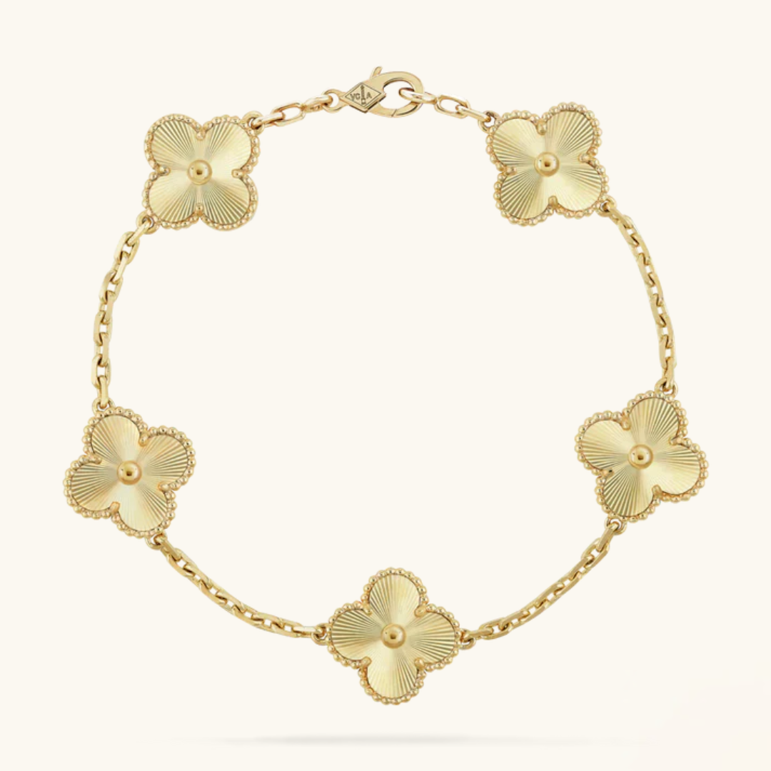 CLOVER Gold Bracelet - Classic Brilliance for All-Day Elegance