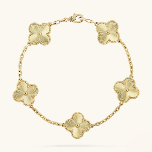 CLOVER Gold Bracelet - Classic Brilliance for All-Day Elegance