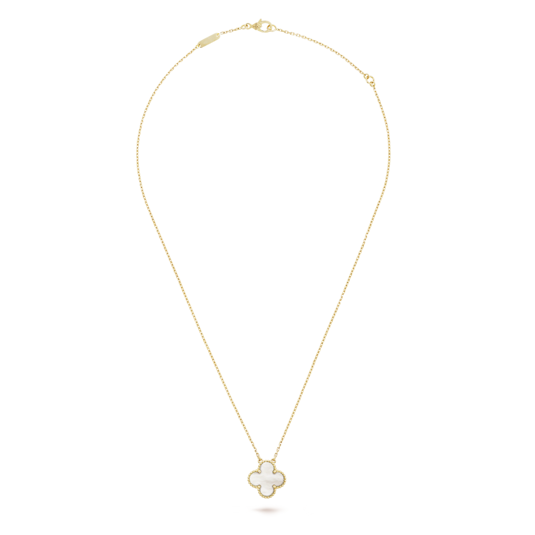 CLOVER White/Gold Necklace – Everlasting Elegance for Day-to-Night Aesthetic