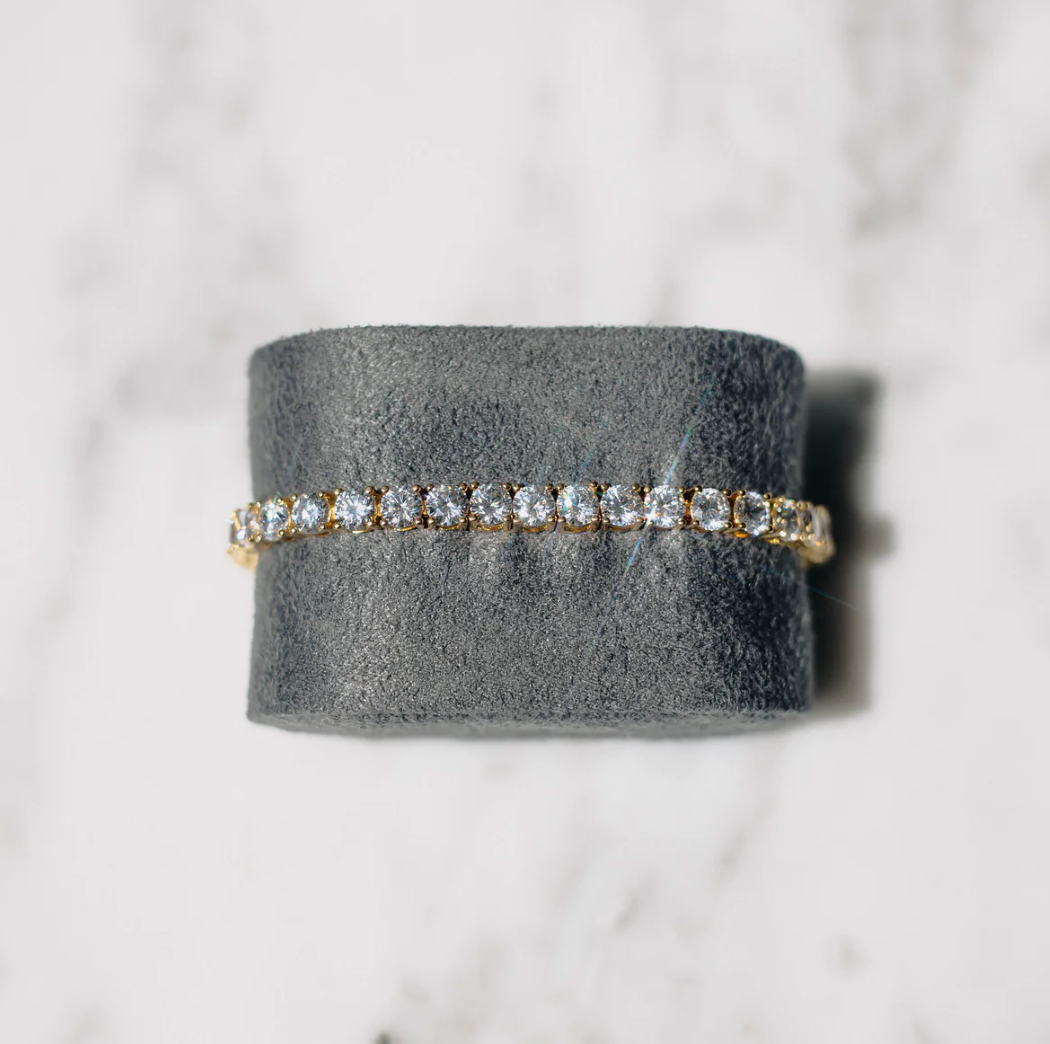 Distinguished Tennis Bracelet — Sparkling Elegance for Any Occasion