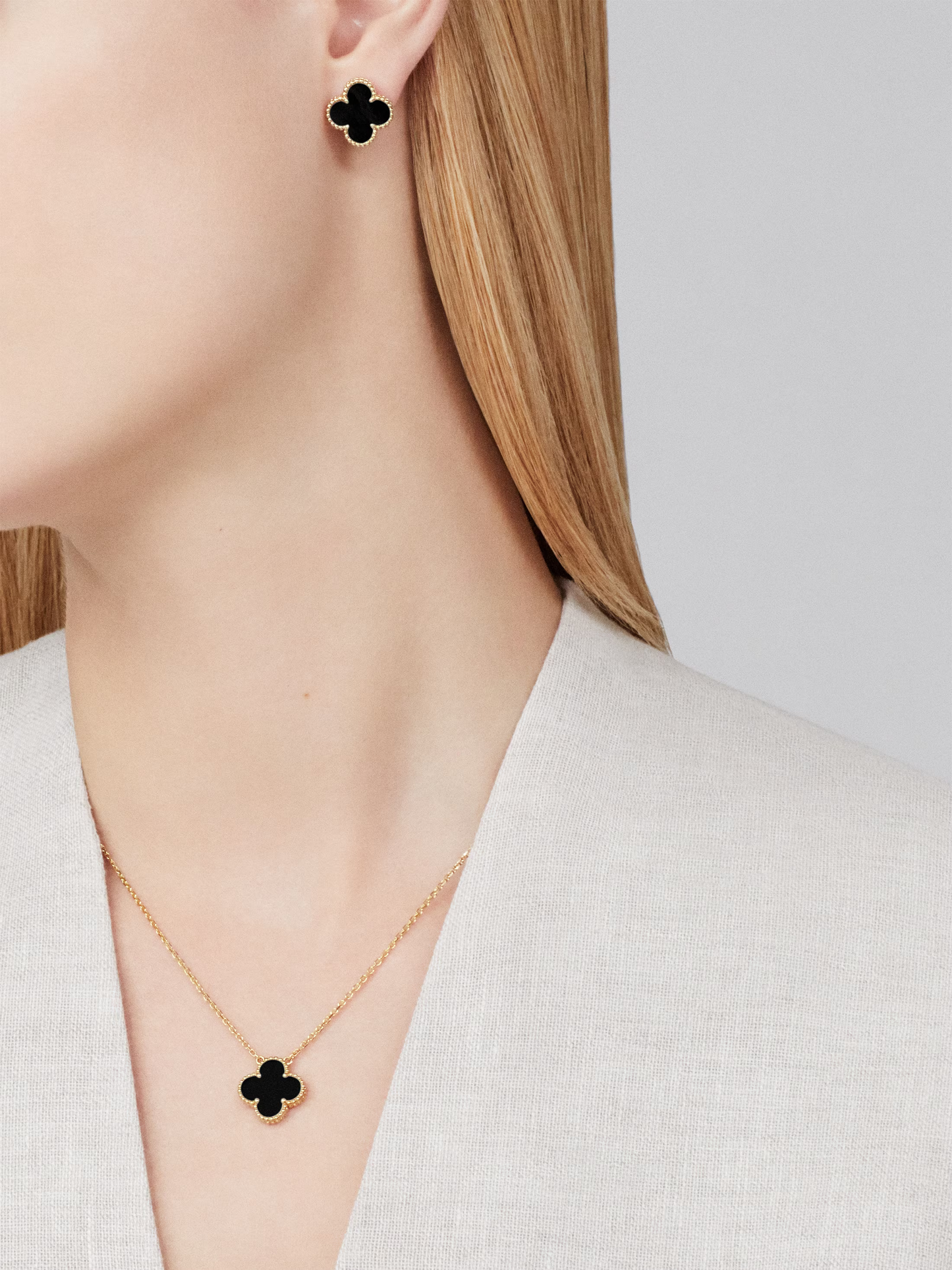 CLOVER Black Pendant Necklace | Tiva Jewelry